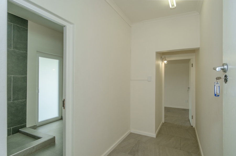 6 Bedroom Property for Sale in Meadowsteads Western Cape